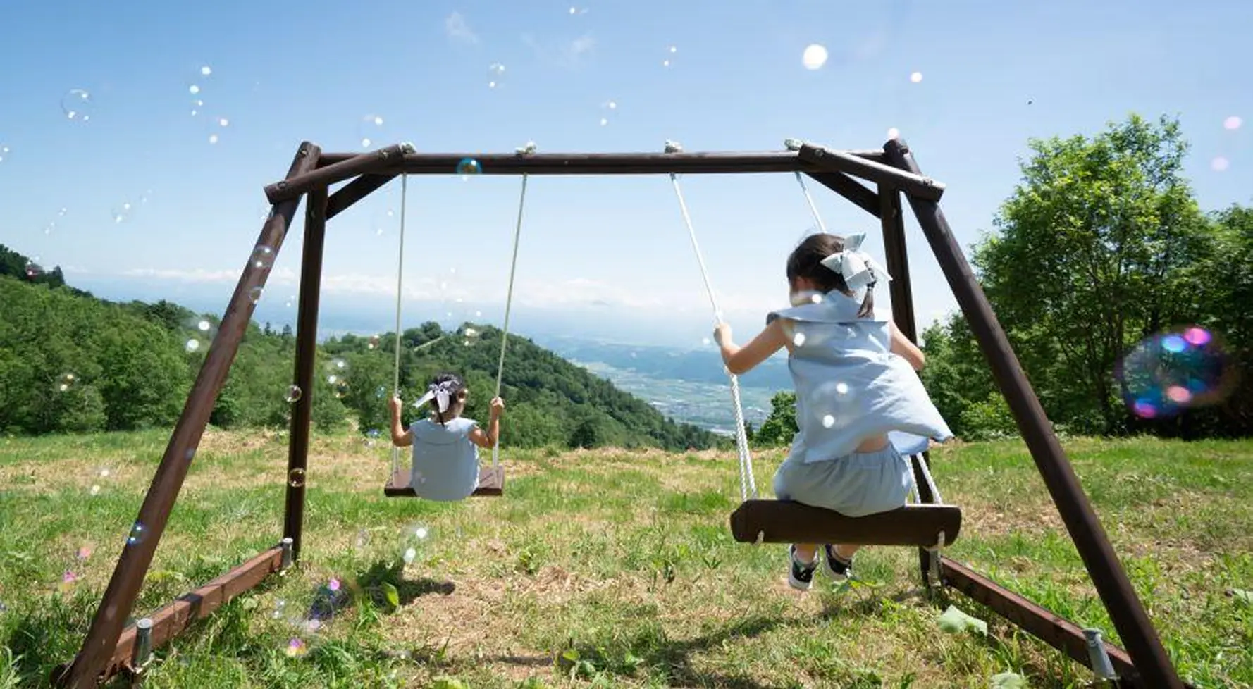 絶景を目の前に、知育にもスポーツにも適した親子の遊びスポット