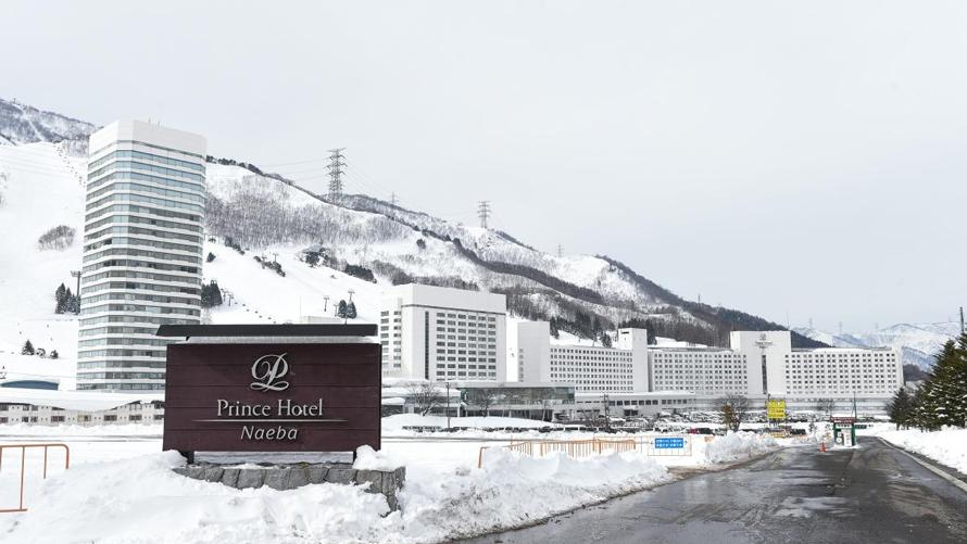 ホテル冬の全景