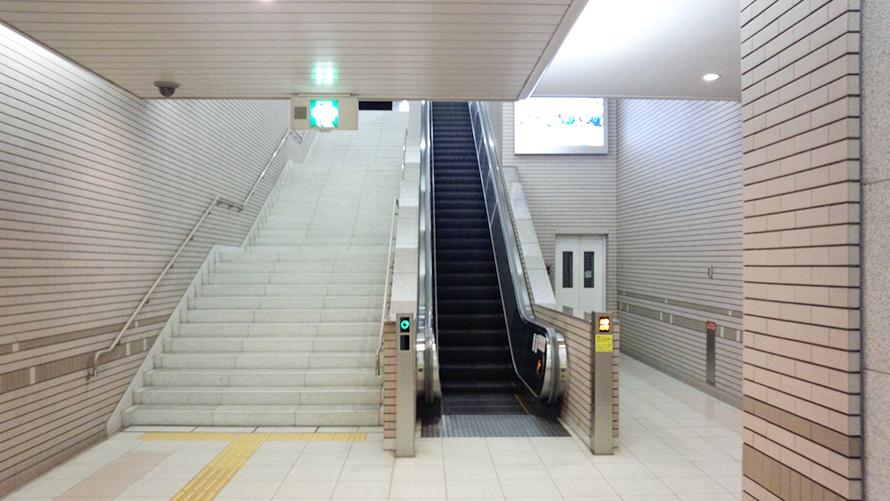 ⑤もう一度エスカレーターでお上がりください