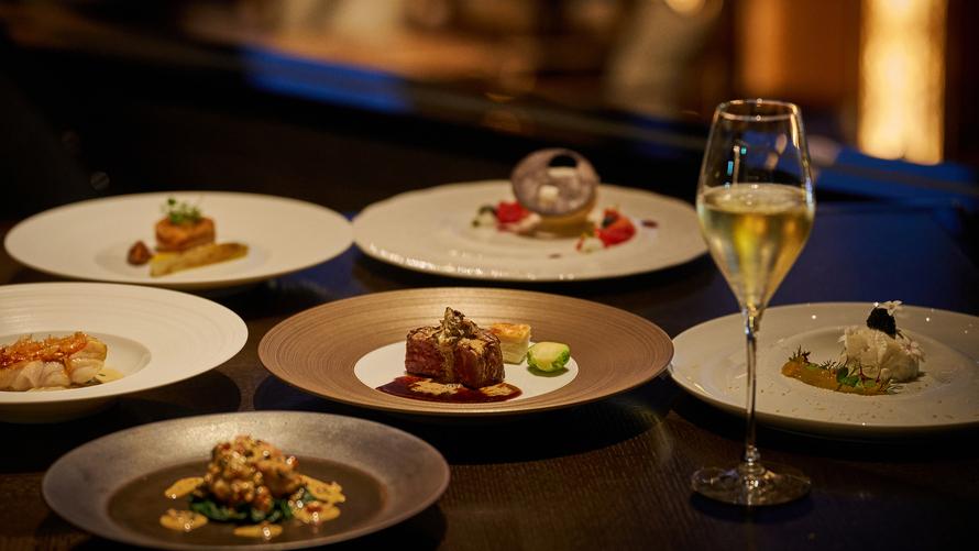 DINING & BAR TABLE 9 TOKYO　店内