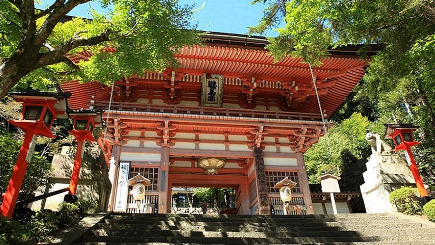 鞍馬寺山門