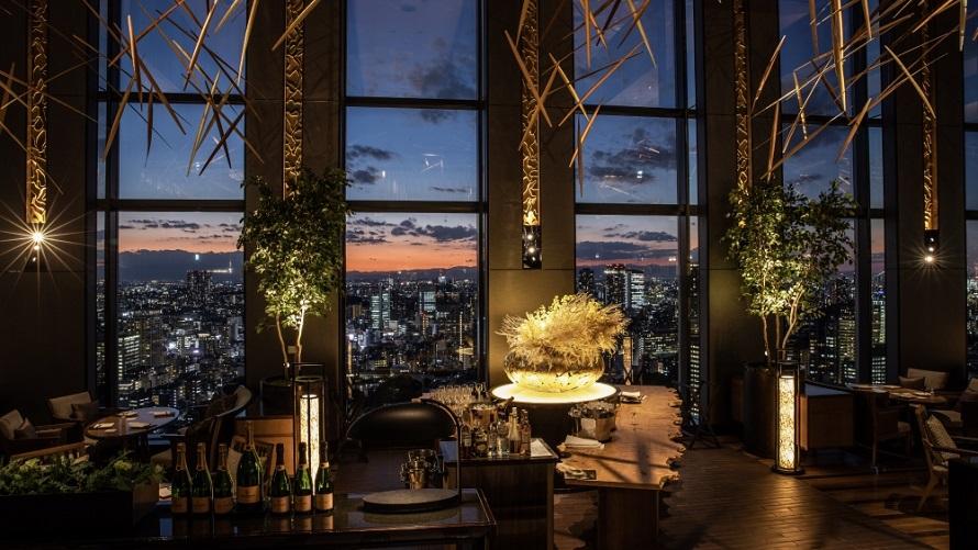 品川プリンスホテル メインタワー最上階のレストラン「DINING ＆ BAR TABLE 9 TOKYO」の夕景