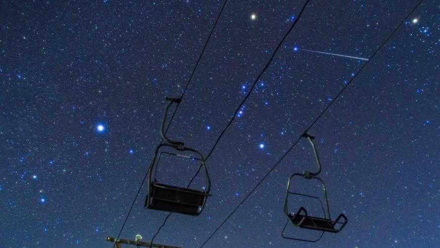 冬の万座の星空