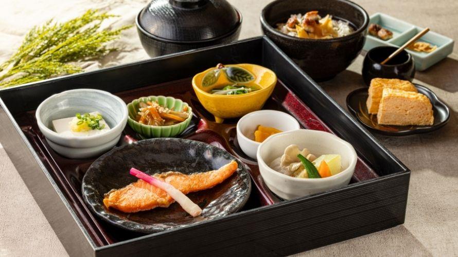 多摩湖の静かな景色とともに味わう、和朝食の贅沢な朝時間