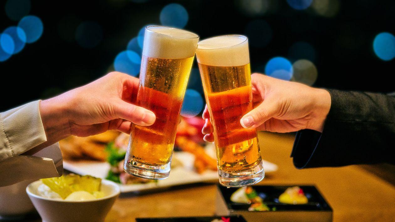 DINING &amp; BAR TABLE 9 TOKYOでビールで乾杯