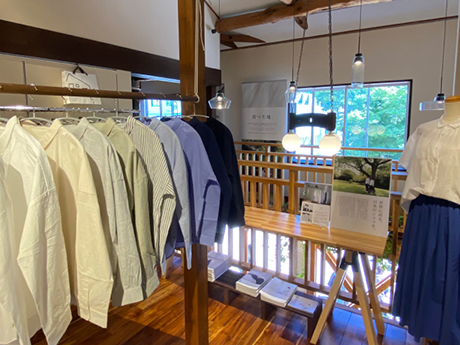 大坂屋家具店 下の店_内観