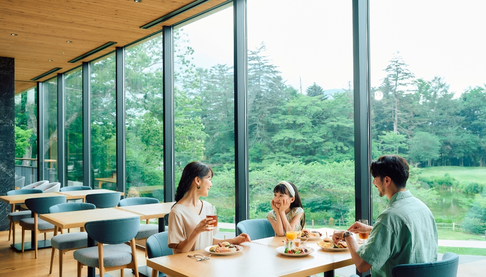 自然と調和する空間で楽しむ軽井沢ならではの味