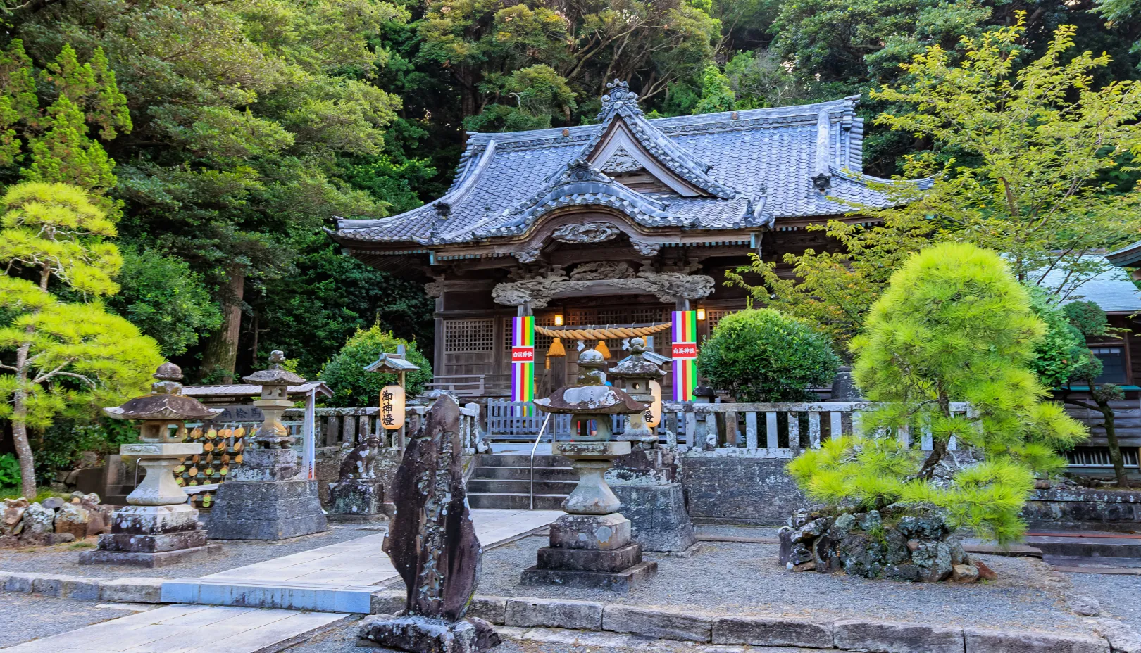 2400年間の祈りが宿る境内