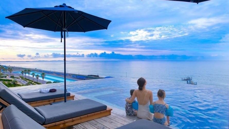 [特典➀]滞在中は、4～11才がTHERMAL SPA S.WAVEを無料で利用できる！（チェックイン前、チェックアウト後は別途料金）