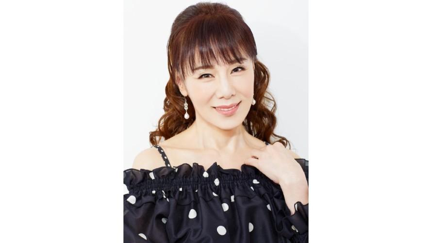 笑顔のタレントMieさん。