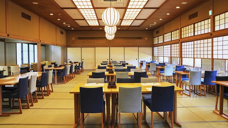 絶景日帰り温泉 龍宮殿　お食事処「富士」