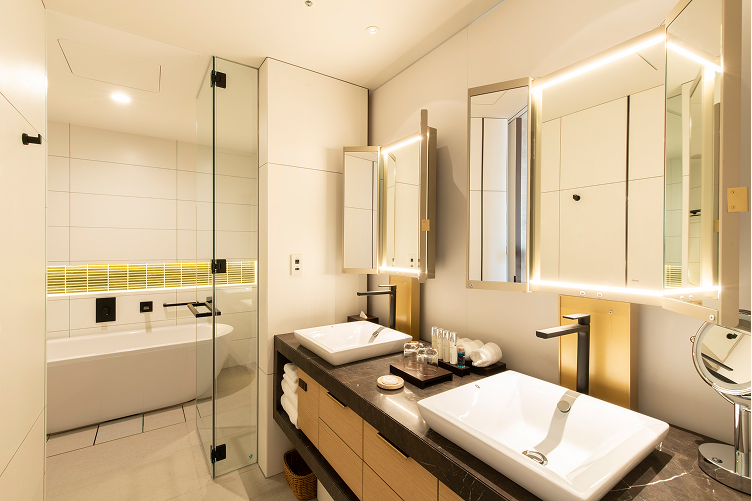 Premium King bathroom