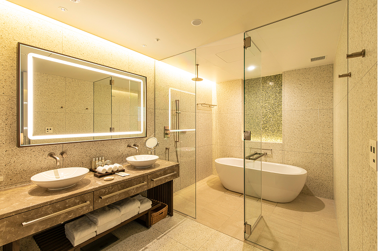 Premium King bathroom (2)
