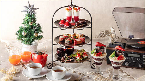 レコードプレーヤーとクリスマスアフタヌーンティーのスタンド