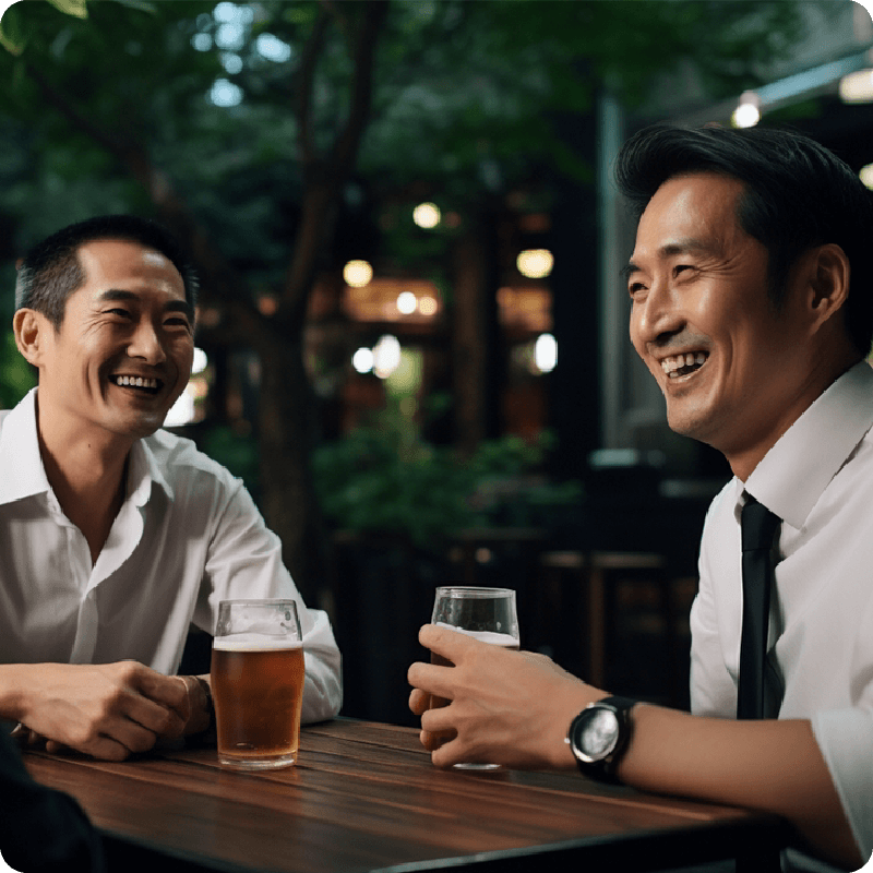 会社帰りのスーツ姿で