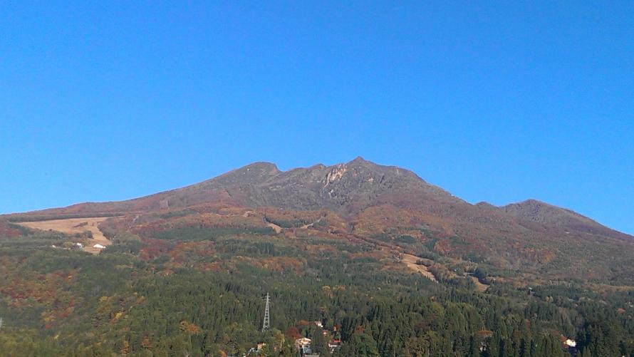 秋の妙高山