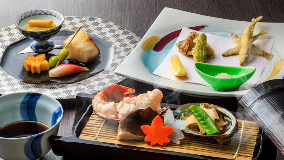 特別会席 蒸物 湯けむり竹蒸籠
